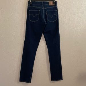 Levi’s Classic Mid Rise Skinny-Dark wash size 4